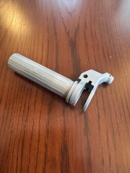 Magura - otočná rukojeť, páka spojky, aretace páky, návlek