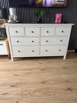 Komoda HEMNES IKEA