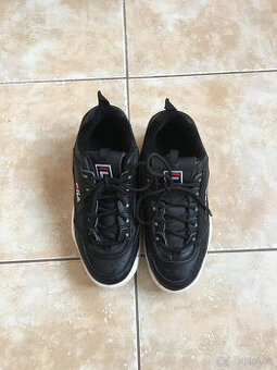 Prodám dívčí botasky FILA