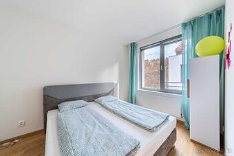 Pokoj s trvalým pobytem — Praha 5, Hlaváčkova 1334/19