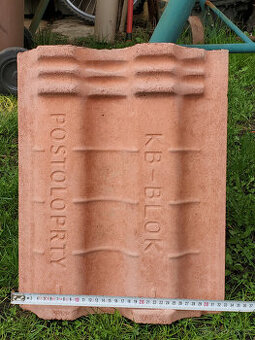 Střešní tašky, překlady, stavební výtah