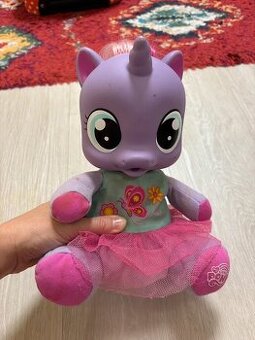 Interaktivní poník Lily od značky Hasbro