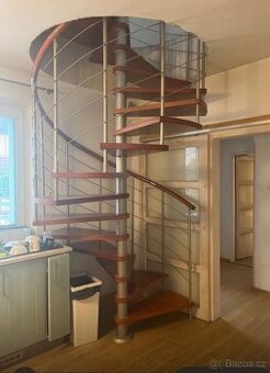 Točíte schodiště průměr 160 cm prodáno