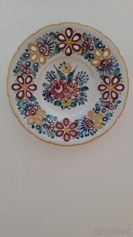 keramický talíř na zeď