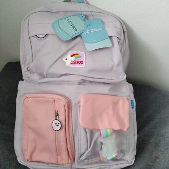 Nový dívčí batoh s visačkou