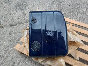 Fiat 600 A palivová nádrž