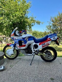 Koupím nádrž XRV 650 Africa Twin