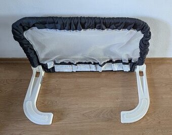 Skládací zábrana na postel, větší bezpečí pro děti