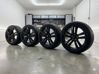 Kola Ford Mustang - 1