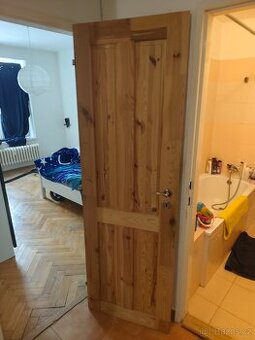 Dveře dřevěné 5 kusů