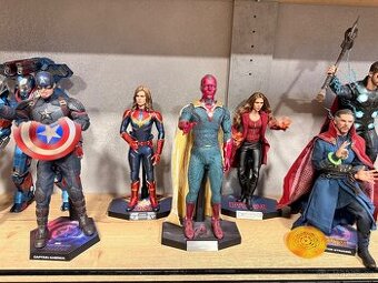 Prodám figurku Hot Toys Captain Marvel 1/6