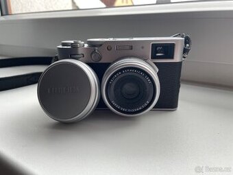 Fujifilm X100VI Silver – TOP stav + originální příslušenství