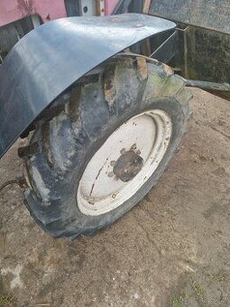 Manžetová přední náprava Zetor