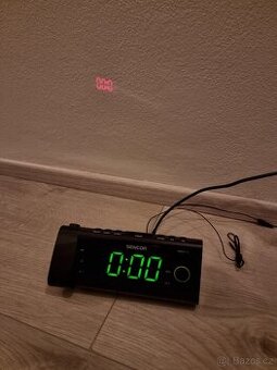 radiobudík s projekcí Sencor