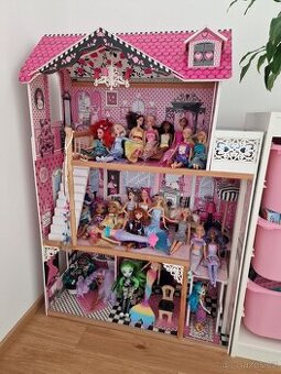 Domeček na panenky svítící