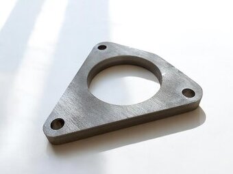 Příruba na výfuk 1756 a 2260