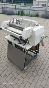 Rohlíkovací stroj TOPOS