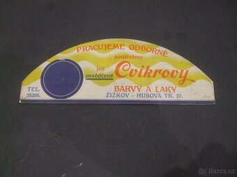 Stará papírová čepice.