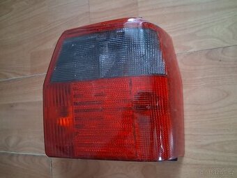 Fiat uno prave zadni svetlo