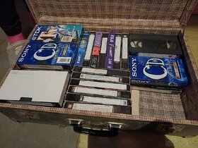 Kazety VHS, přes 30 ks, nahrané
