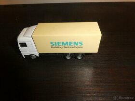 Modely autobusu a nákladního auta