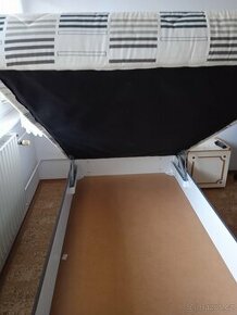 Prodám čalouněnou postel 120x200