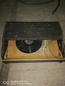 Gramofon Tesla - 1