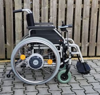 Elektrický invalidní vozík s pohonem E-fix 25.