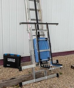 GEDA Akku Lift pro přepravu solárních panelů