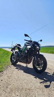 Kawasaki Z900 2025