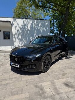 Maserati Levante SQ4 316 KW, autorizovaný servis, 81 000 km