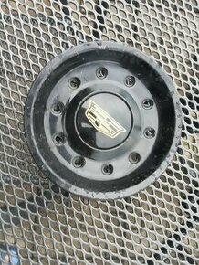 Středový kryt kola na Cadillac, prumer 16 cm - 1