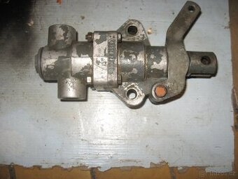 Brzdič vleku na traktor Zetor 5011-7011