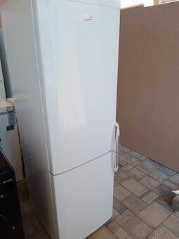 Lednice s mrazakem Beko
