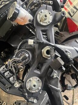 Vidlice a centralni tlumic Ohlins na Kawasaki Zx10R 11-15