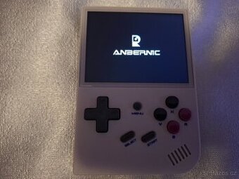 Prodám přenosnou herní konzoli - retro handheld konzoli
