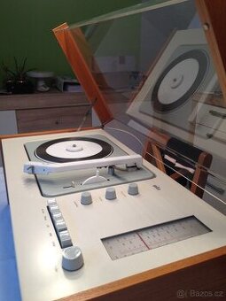Braun SK 61 – gramofon s rádiem