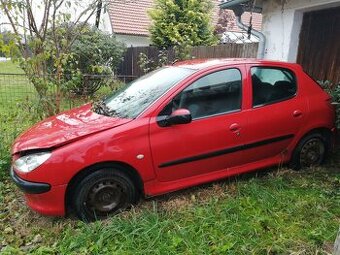 Prodám Peugeot na náhradní díly