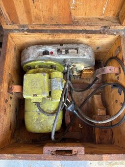 Strojek na strihani ovci Kovodruzstvo Slany