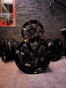 Černý alu disky 5x120, 8x18, ET 30