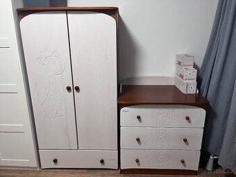 Přebalovací pult a šatní skříň - 1