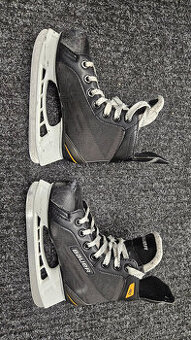 Bauer brusle vel. 32