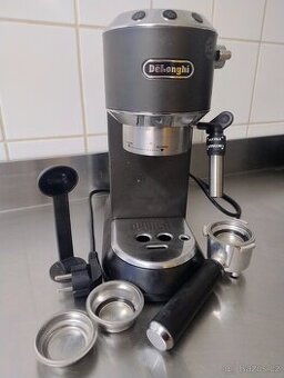 Kávovar DeLonghi