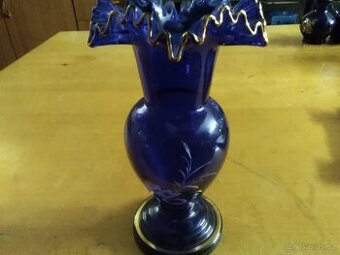 Kobaltová vázička