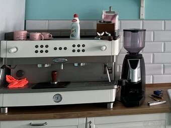 kávovar La San Marco 105e - profesionální - 2 páky