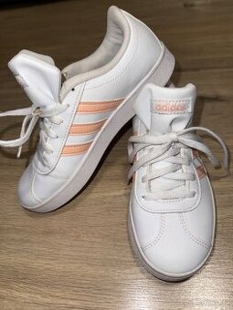 Dívčí tenisky Adidas vel.33