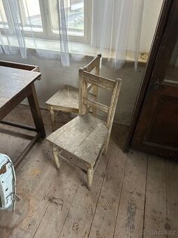 2× stará dřevěná židle – původní stav