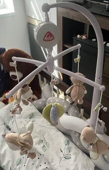 Kolotoč nad postýlku Fehn