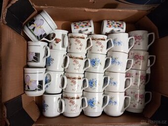 Retro hrnečky.Kus 100 kč.