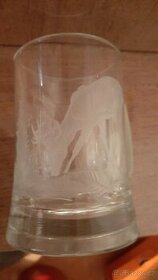 Skleněný půllitr s jelenem